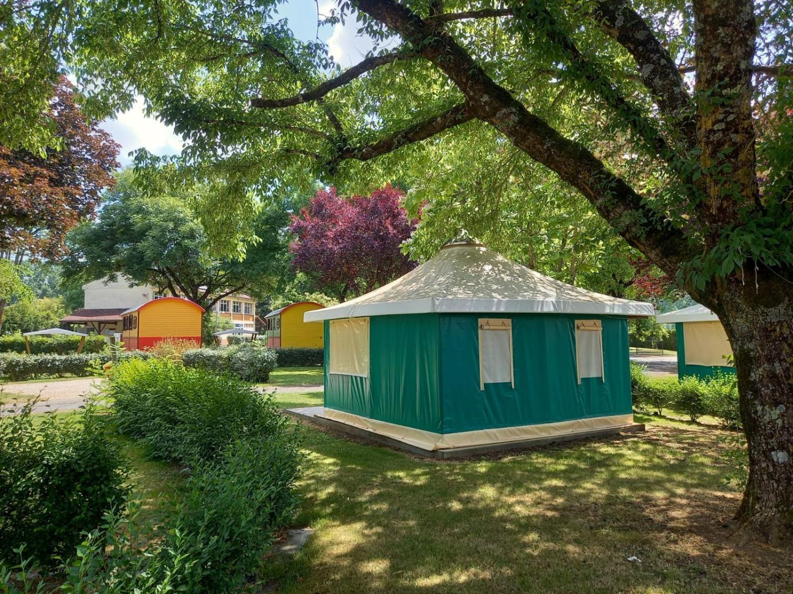 Camping Onlycamp Du Rouergue Вилфранш-дьо-Руерг Екстериор снимка
