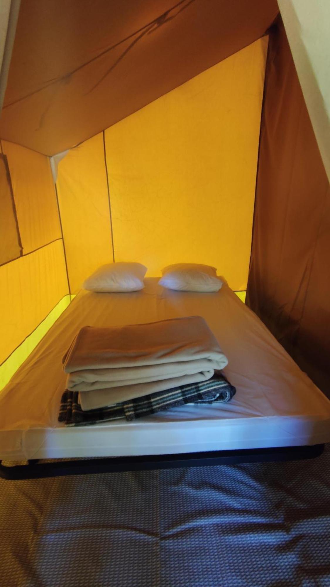 Camping Onlycamp Du Rouergue Вилфранш-дьо-Руерг Екстериор снимка