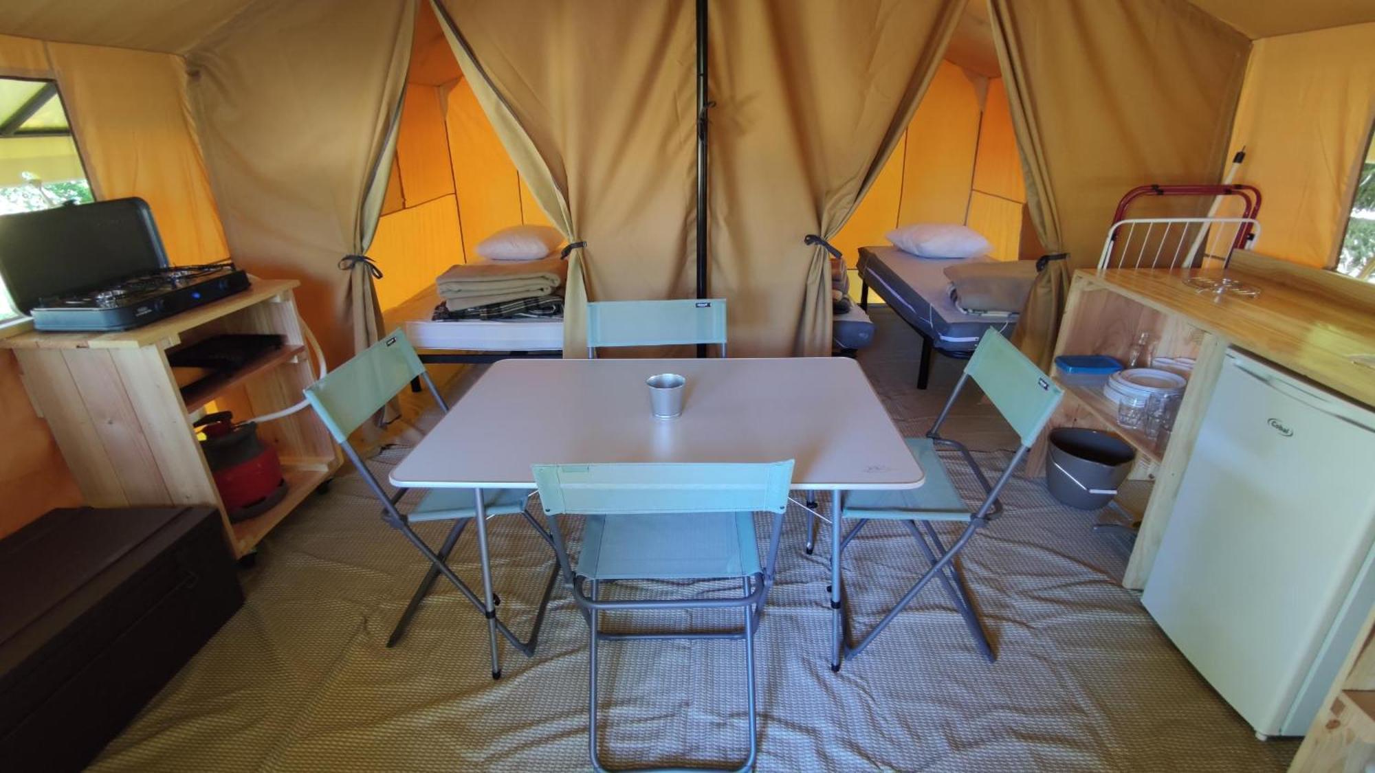 Camping Onlycamp Du Rouergue Вилфранш-дьо-Руерг Екстериор снимка
